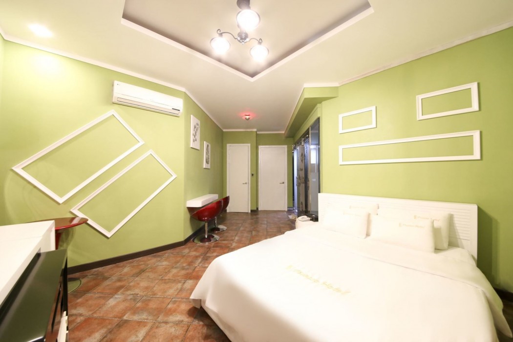 Hotel Picasso 48/77