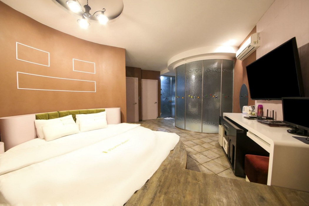 Hotel Picasso 23/77