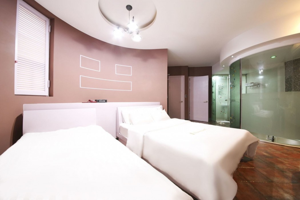 Hotel Picasso 19/77