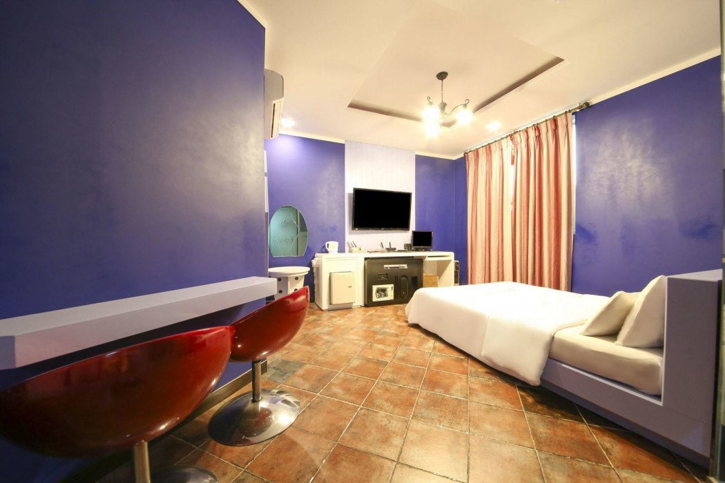 Hotel Picasso 58/77
