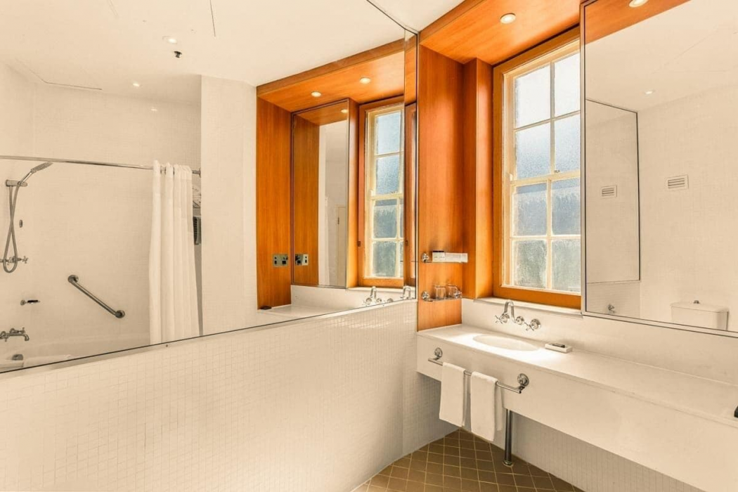 Sydney Harbour Hotel 25/71