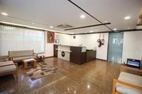 OYO Premium Gandhi Ashram Road II 11/32