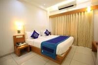 OYO Premium Gandhi Ashram Road II 17/32