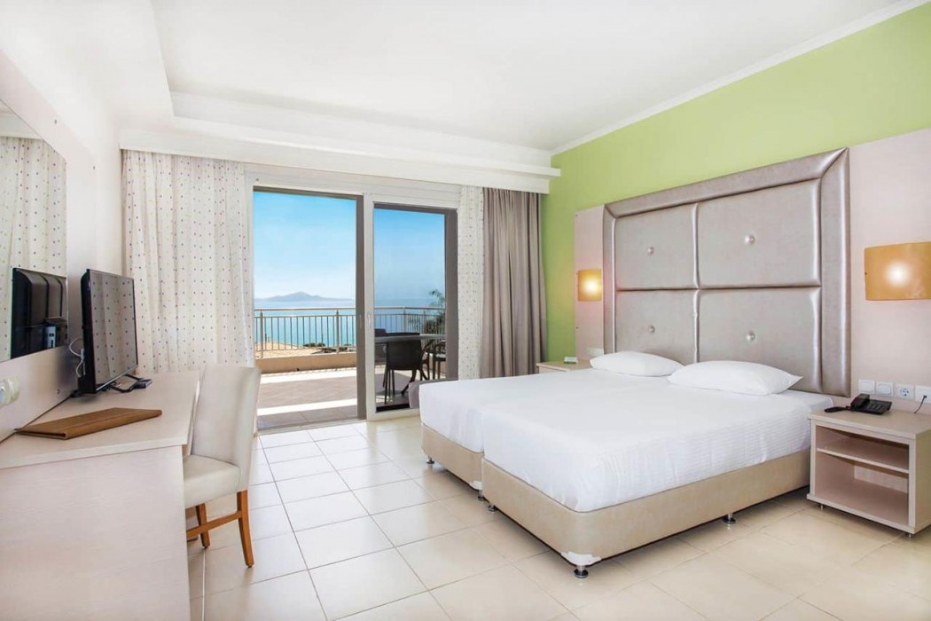 Grand Blue Beach Hotel 25/94