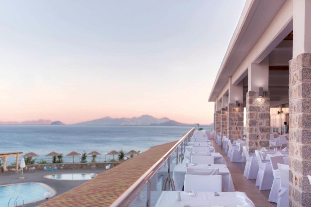 Grand Blue Beach Hotel 54/94