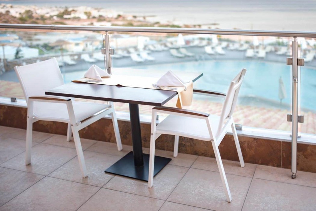 Grand Blue Beach Hotel 57/94