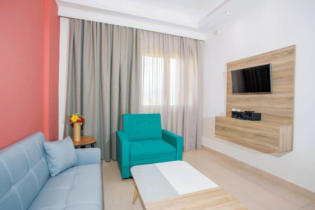 Grand Blue Beach Hotel 40/94