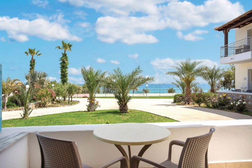 Grand Blue Beach Hotel 44/94