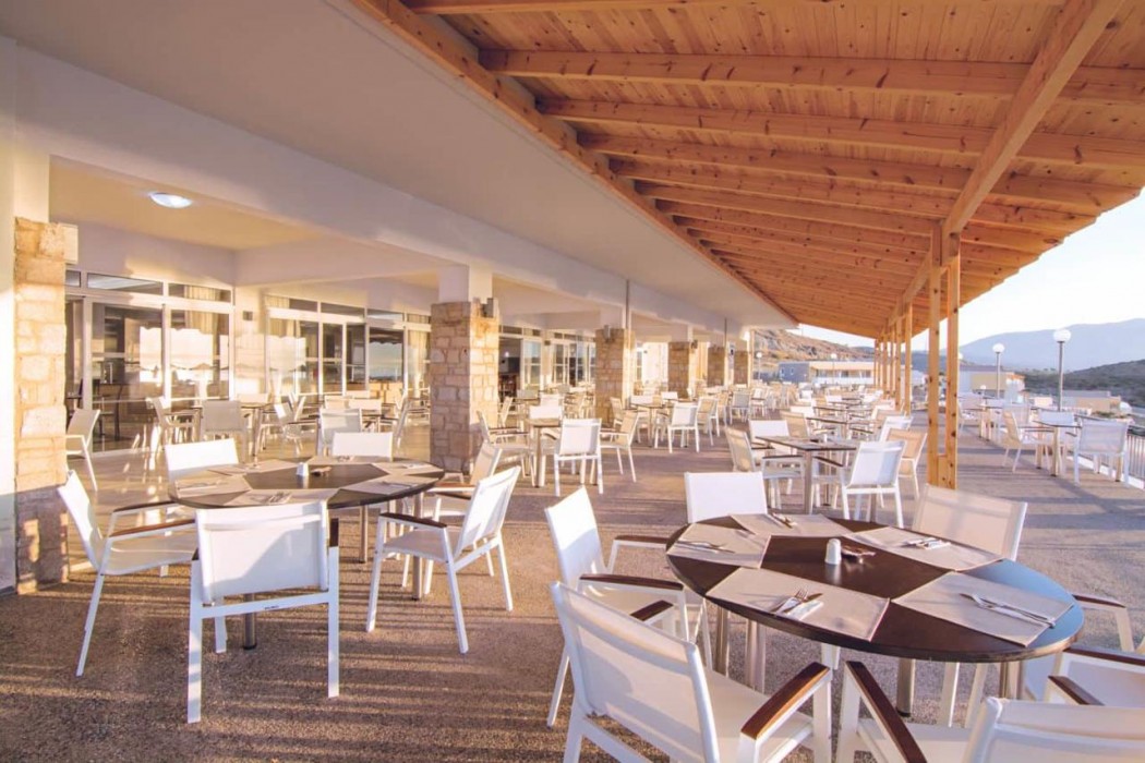 Grand Blue Beach Hotel 62/94