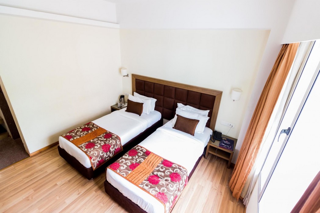 OYO Premium Vastrapur Lake 39/63