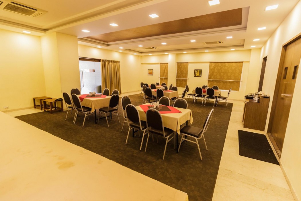OYO Premium Vastrapur Lake 20/63
