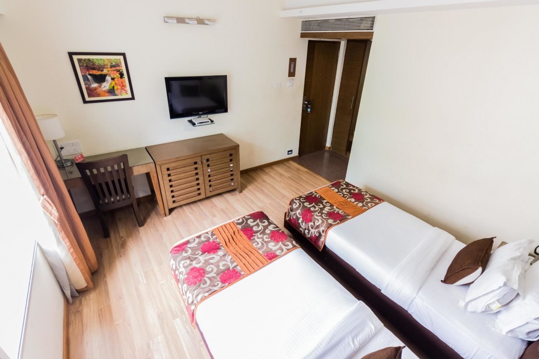 OYO Premium Vastrapur Lake 34/63