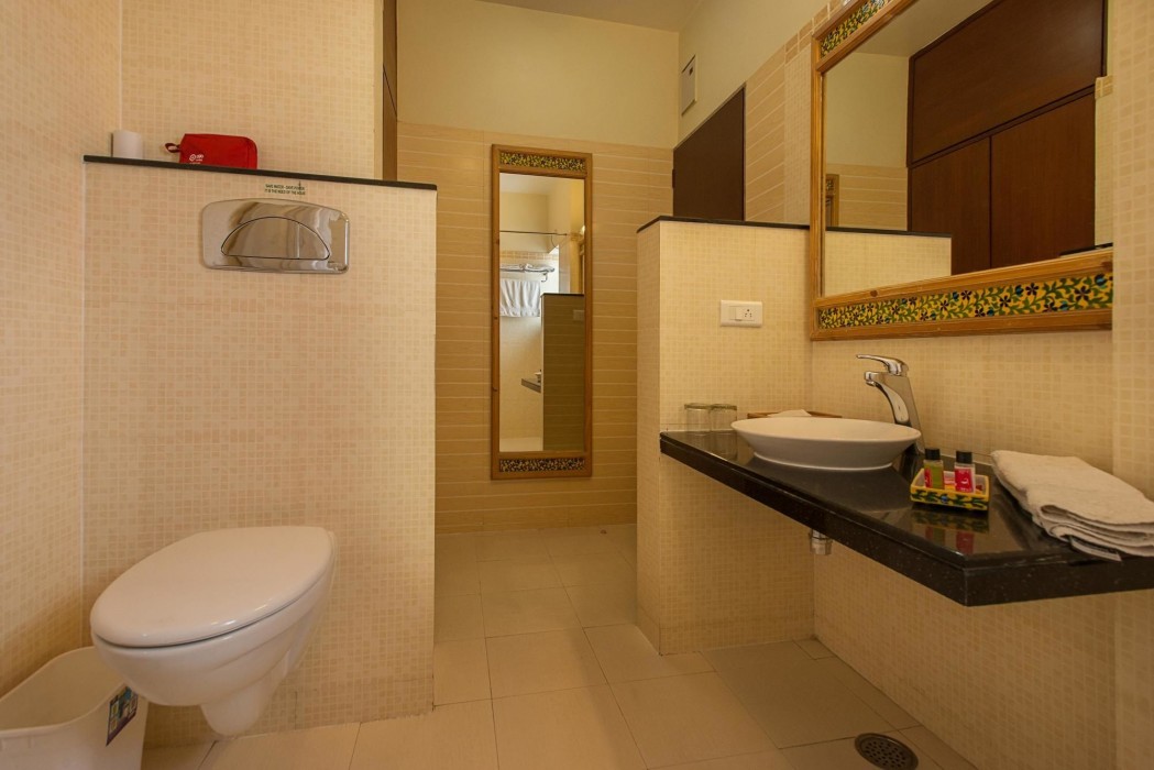 OYO Premium Vaishali Nagar 13/41