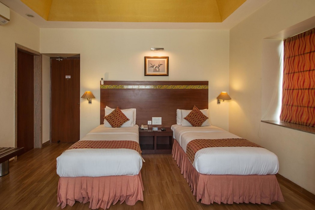OYO Premium Vaishali Nagar 27/41