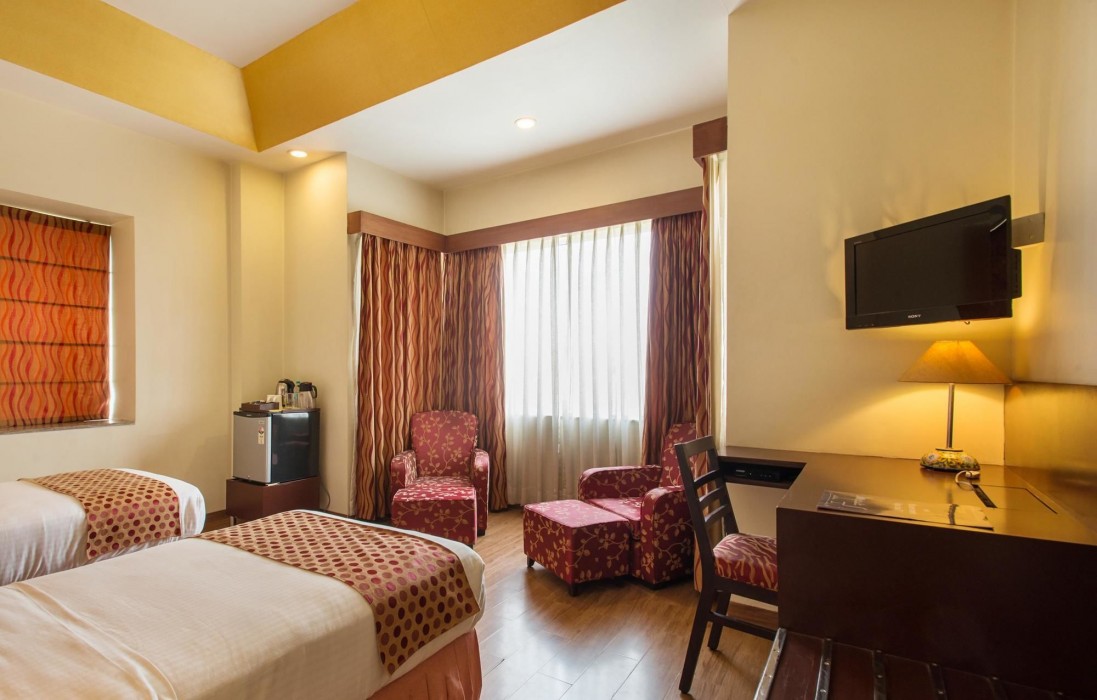 OYO Premium Vaishali Nagar 20/41