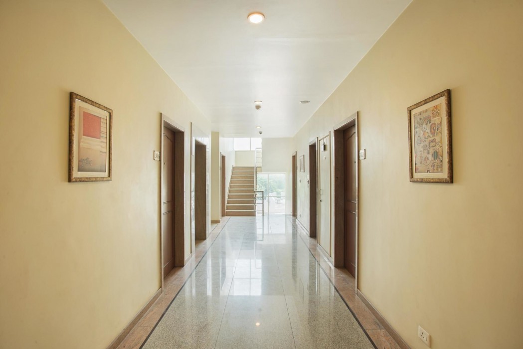 OYO Premium Vaishali Nagar 24/41