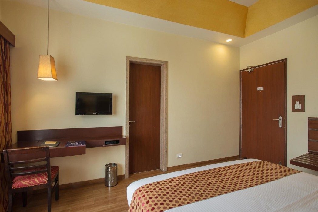 OYO Premium Vaishali Nagar 23/41
