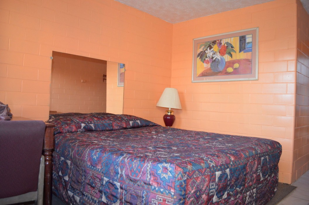 Admiral Motel 7/15