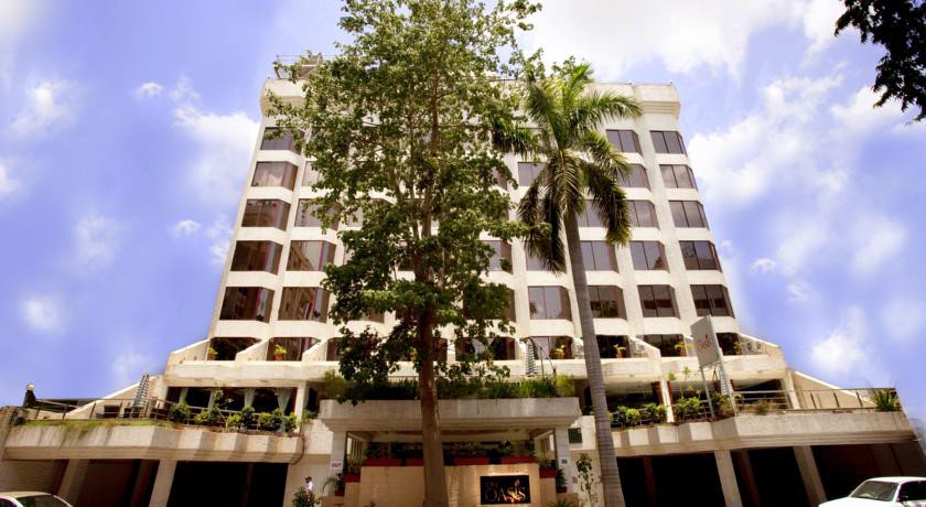 The Oasis Hotel 2/31