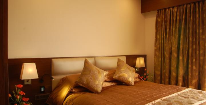 The Alcor Hotel 9/52