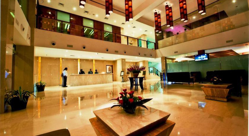 The Alcor Hotel 6/52