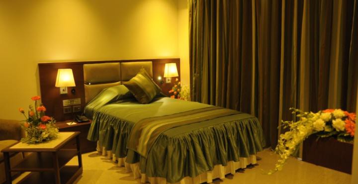 The Alcor Hotel 10/52