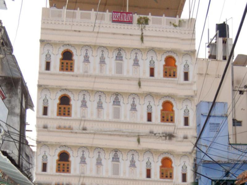 Hotel Lake Ghat Palace، Udaipur 1/53