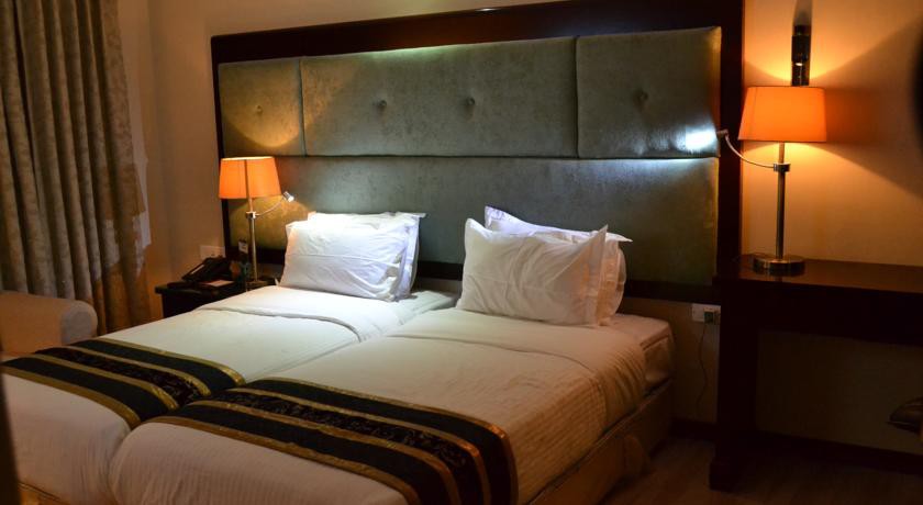 Hotel Spic N Span 16/40