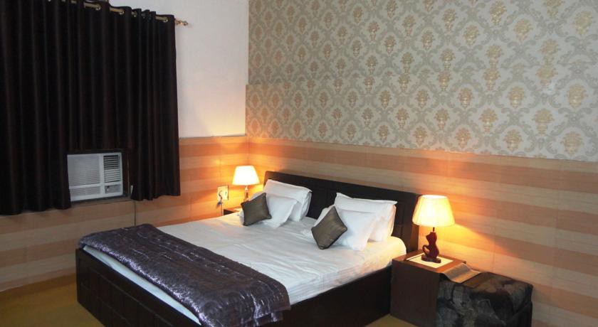 Hotel Mangalam Palace 6/17