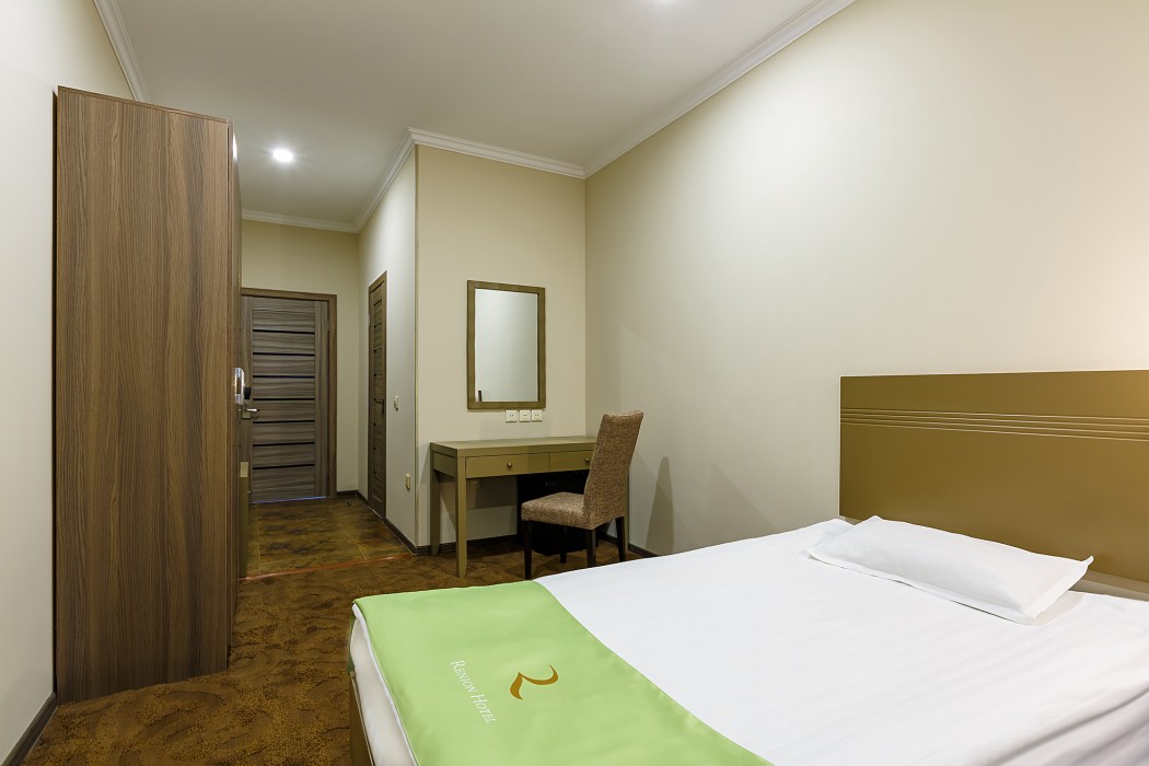 Renion Hotel Almaty 24/80