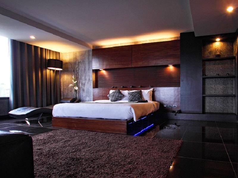 B2 Black Business & Budget Hotel 8/27
