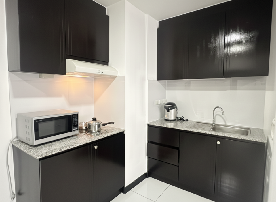 J Town Serviced Apartments Hotel 18/58