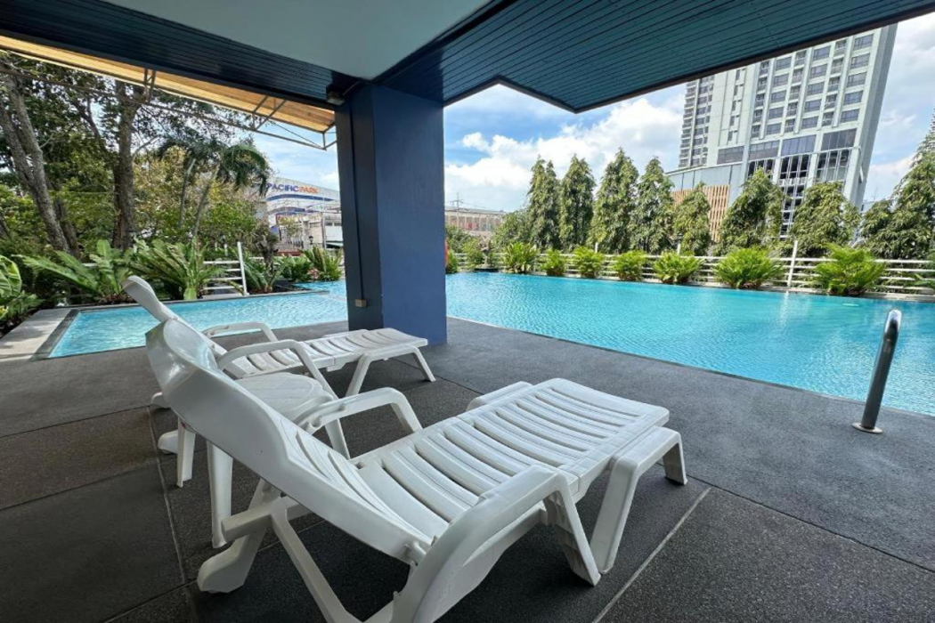 J Town Serviced Apartments Hotel 45/58