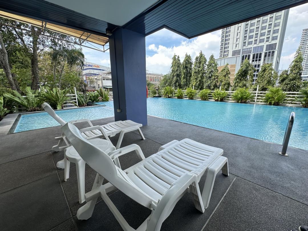 J Town Serviced Apartments Hotel 40/58