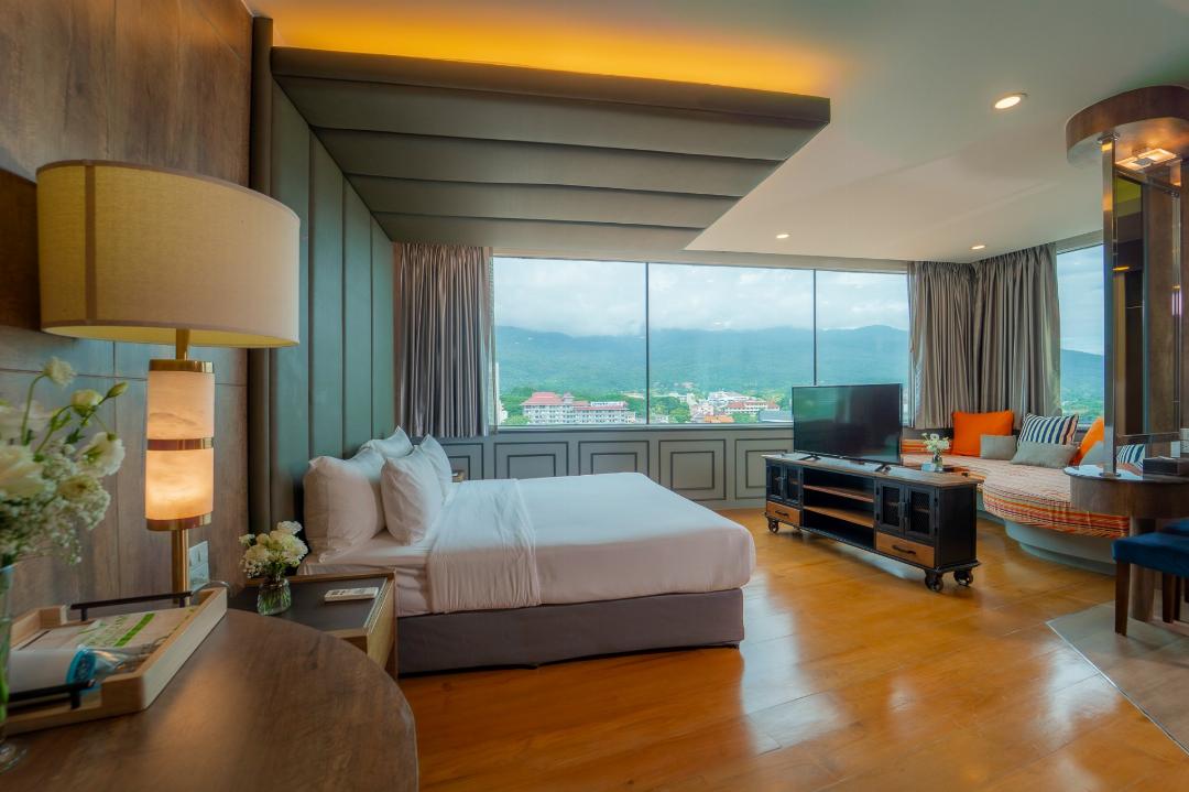 EXECUTIVE SUITE