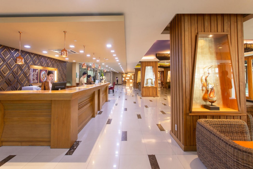 Khum Phucome Hotel 13/198
