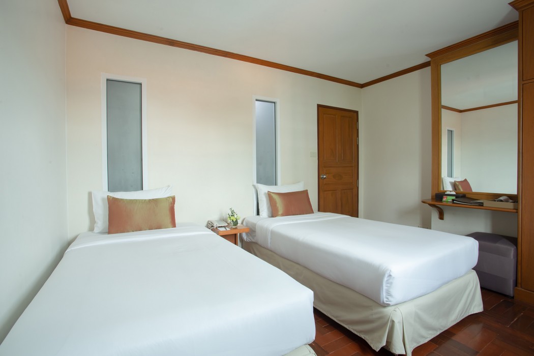 Khum Phucome Hotel 57/198