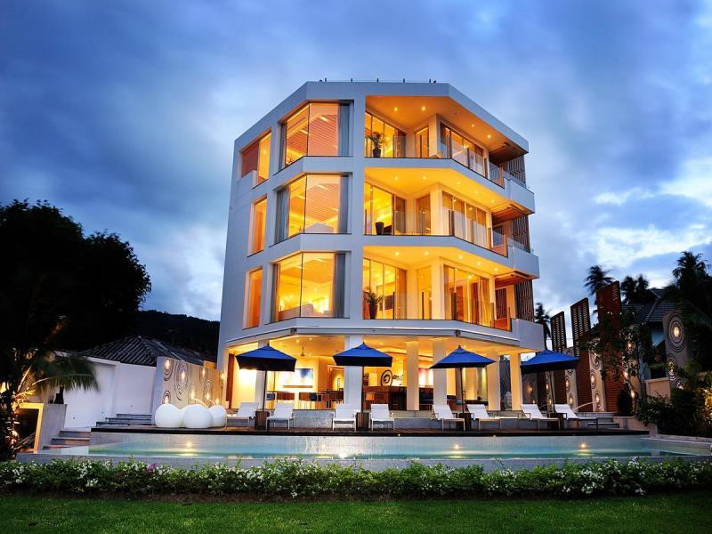 Beachfront Phuket 2/29