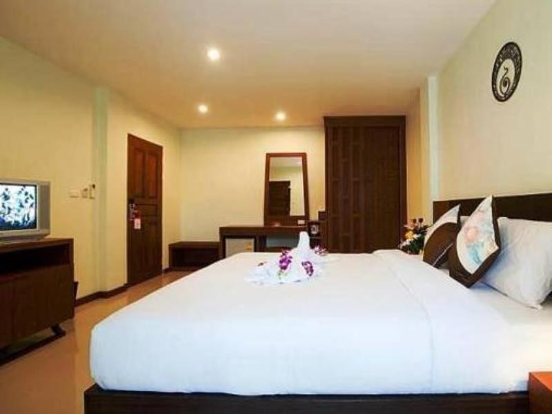 Deva Suites Patong Hotel 6/20