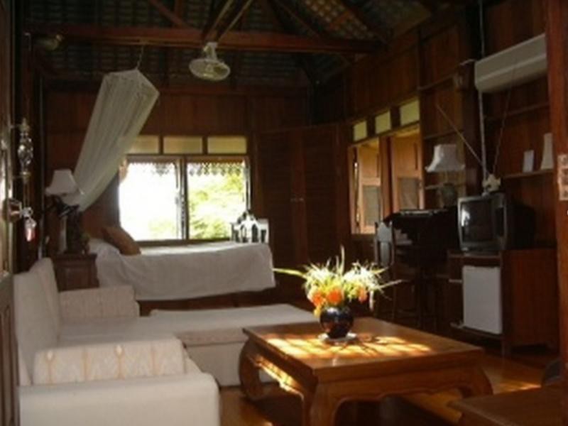 Ruen Thai Rim Haad 7/53