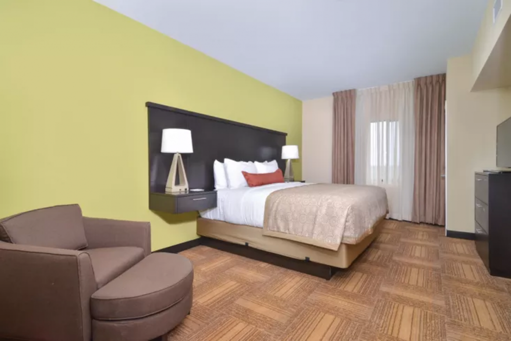Staybridge Suites Tomball - Spring Area 6/44