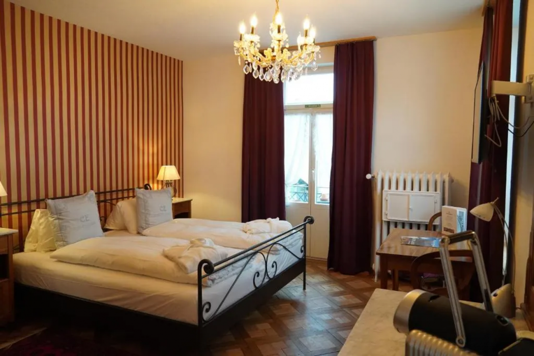 Carlton-Europe Vintage Adult Hotel 16/56