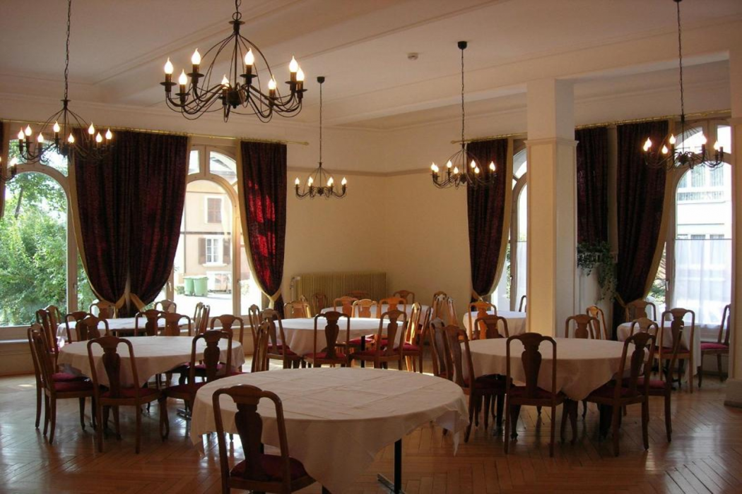 Carlton-Europe Vintage Adult Hotel 32/56