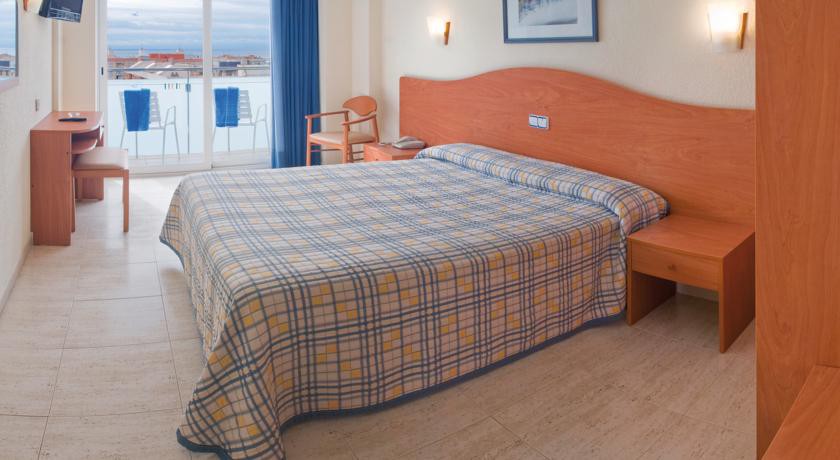 Mar Blau Hotel 4/23