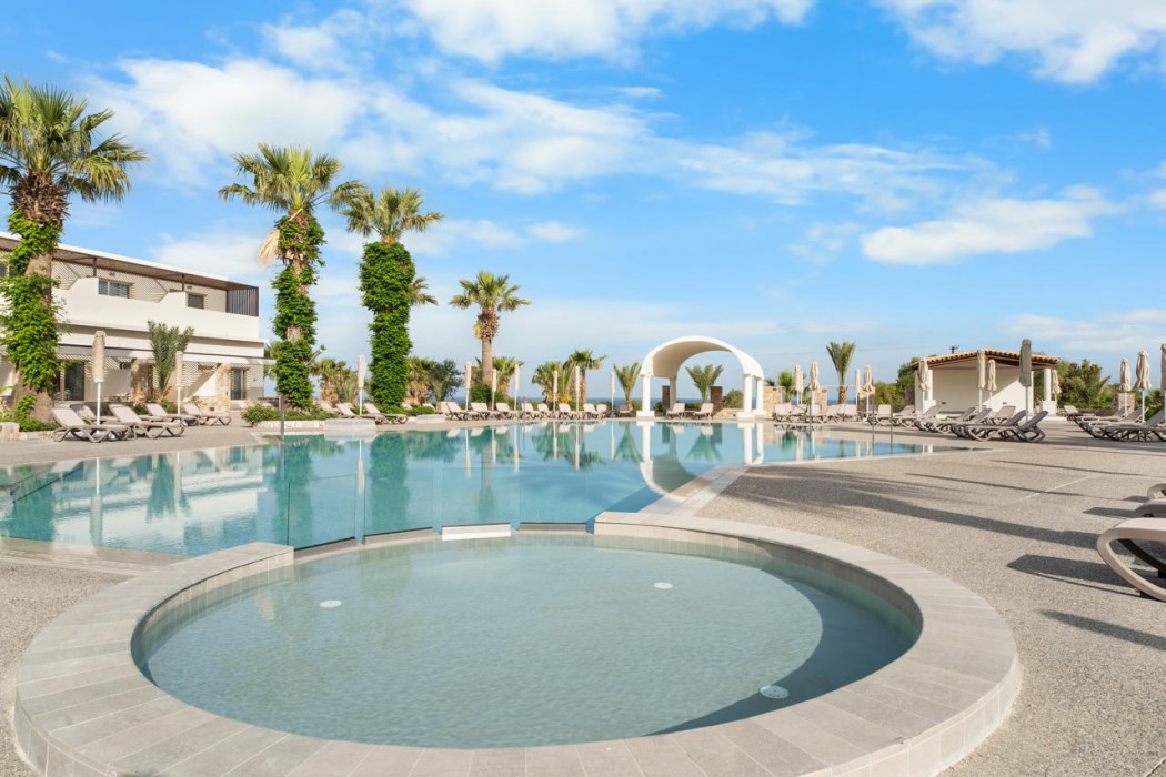 Kouros Palace Active Lifestyle Hotel 102/157