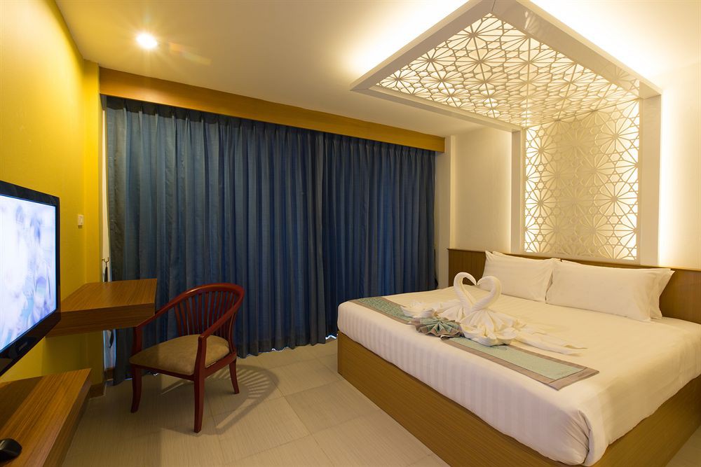 DELUXE WITH BALCONY