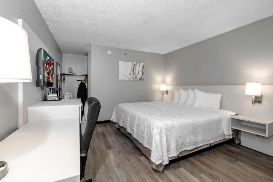 Quality Inn Orlando Near International Drive 16/24