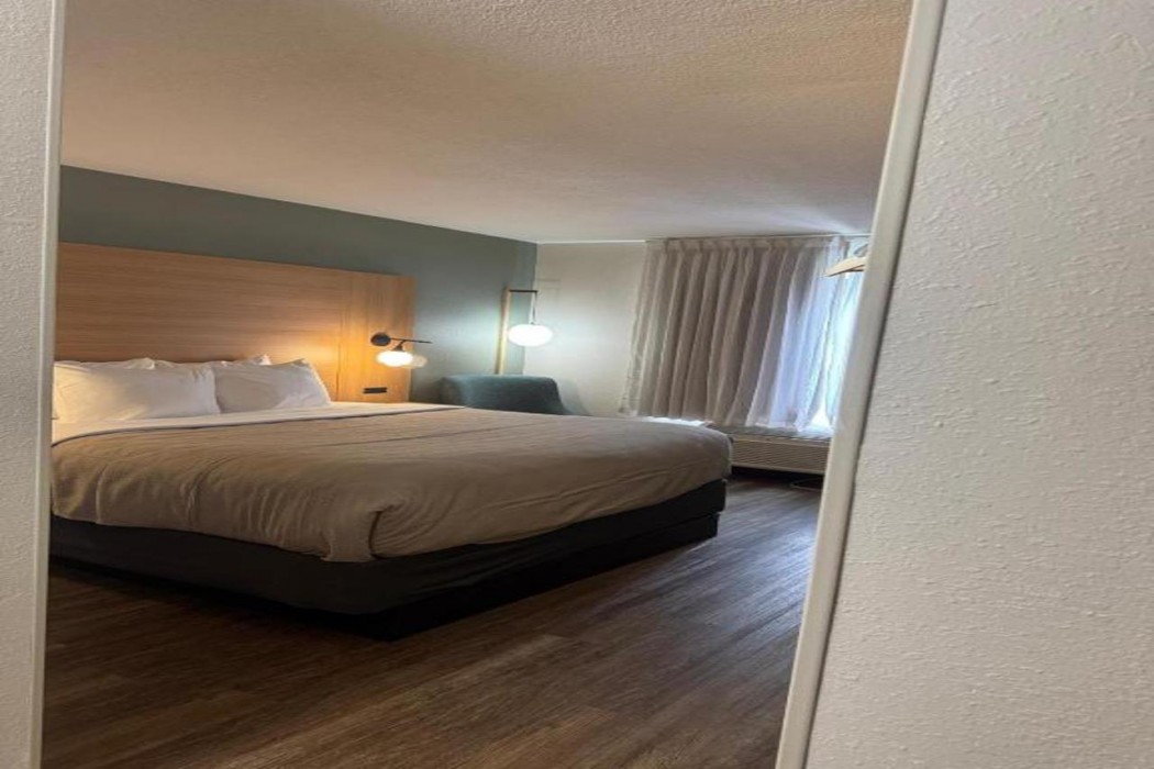 Quality Inn Orlando Near International Drive 17/24