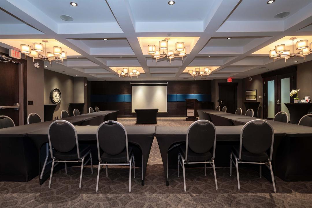 Sandman Hotel Oakville 12/33
