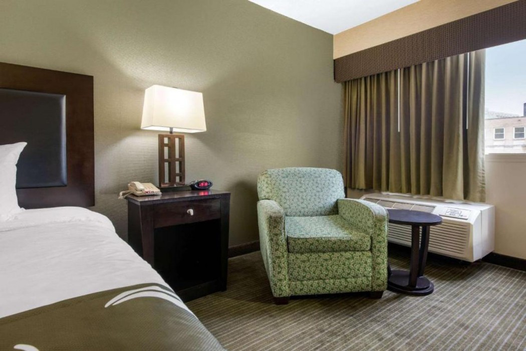 Quality Inn & Suites Charleston - Civic Center 16/28